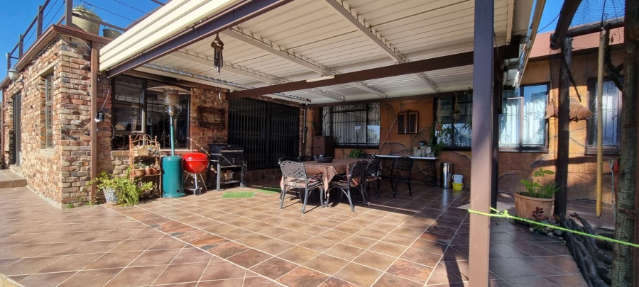 5 Bedroom Property for Sale in Dan Pienaar Free State